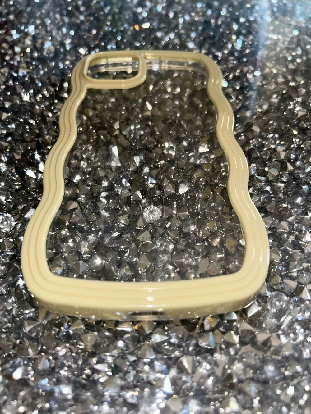 iPhone 15 plus Cream Wavy Edge Clear Phone Case - Brand